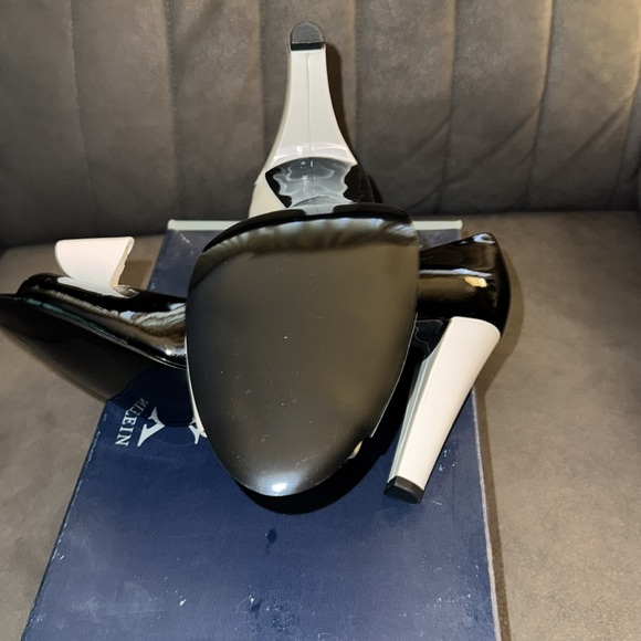 Black and white patent heels - Picture 5 of 5